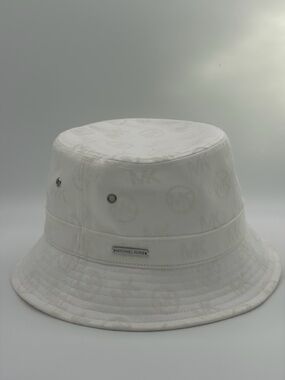 Michael Kors White Bucket Hat NWT Logo Plaque OS Summer Classic